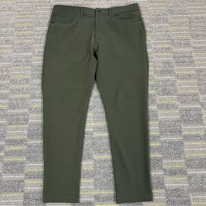 Public Rec Workday Pants Mens 34x30 Green Performance Lightweight Stretch Preppy